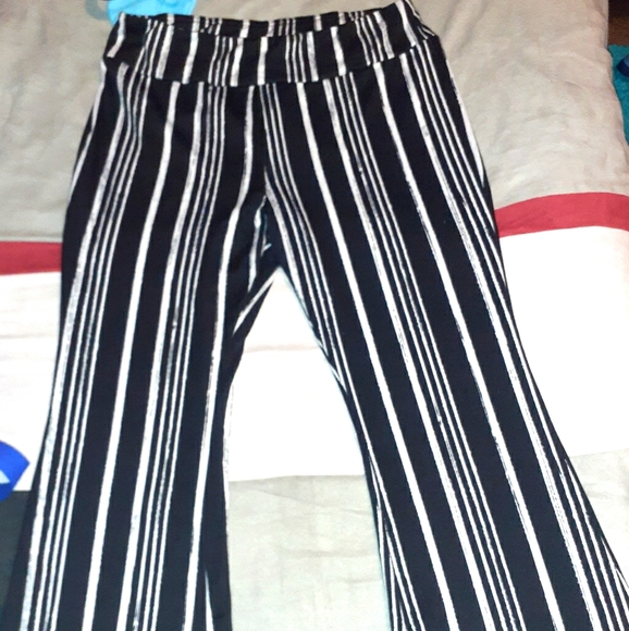 Kohl's Pants - Sexy flared pants